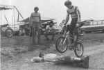 7082722_n.jpg_Bob_Hannah_on_a_Yamaha_BMX_jumping_over_Rick_Burgett__bike