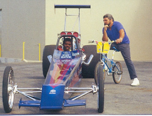 1986_Gary_Turner_and_his_dragster_in